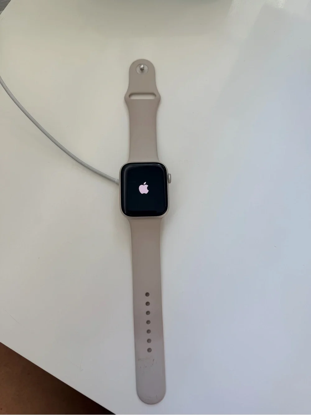 Apple SE light Griege Silicone Band m/l size) Smartwatch with Aluminum Case